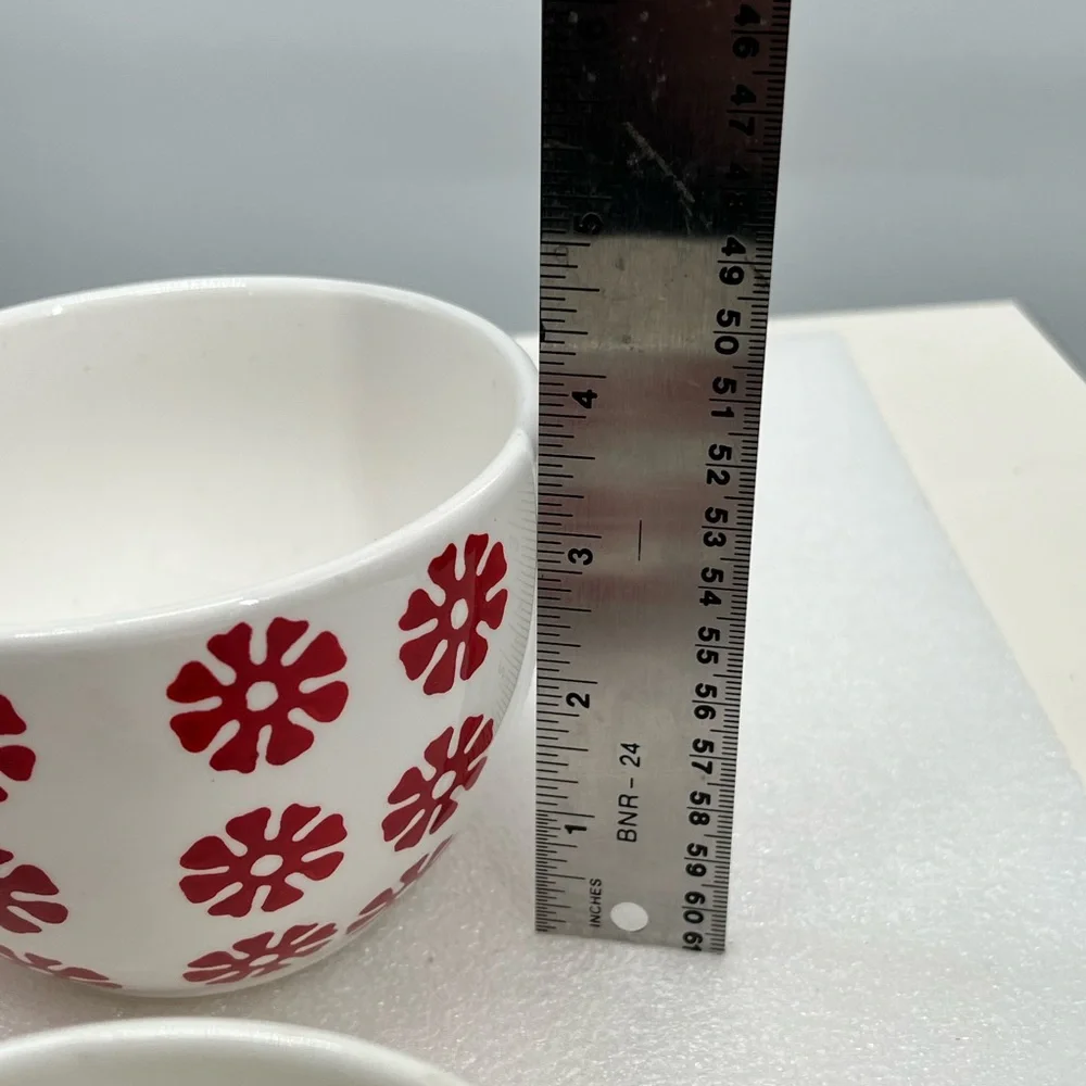 Crate & Barrel Scandia Set of 3 Nesting Bowls White Red Snowflakes Ceramic EUC